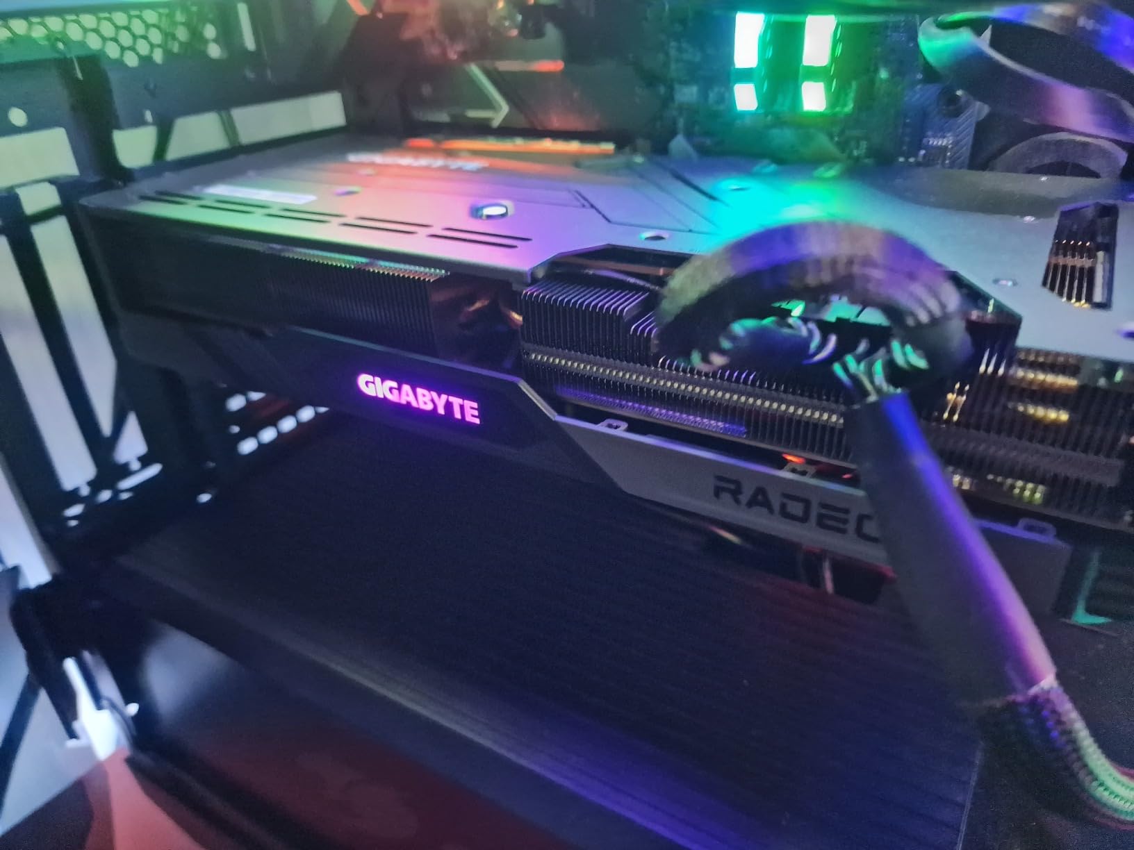 Gigabyte Gaming OC RX 7800 XT scheda video 16GB GDDR6