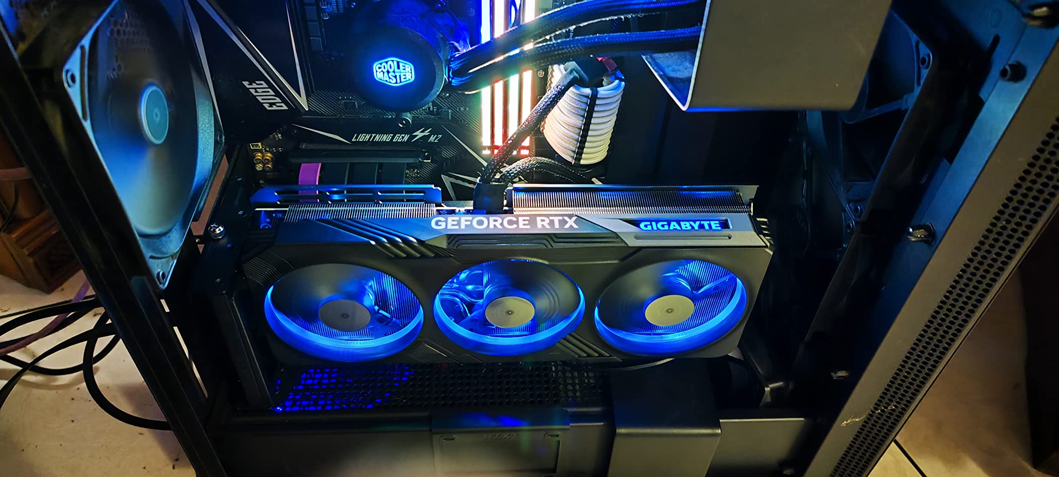 GIGABYTE RTX 4070 Ti GAMING OC scheda video 12GB GDDR6X