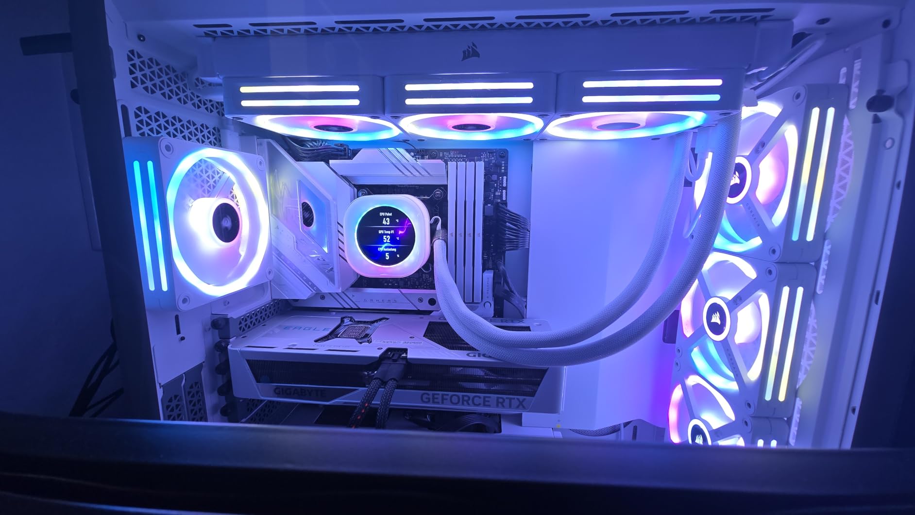 GIGABYTE RTX 5070 EAGLE OC ICE SFF 12G scheda grafica 12GB GDDR7