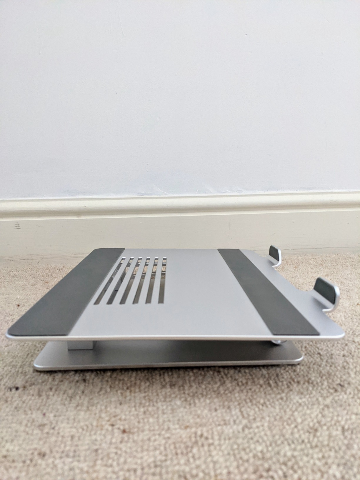 Dynabook PS0106EA1STA Supporto Laptop Alluminio 17" Silver