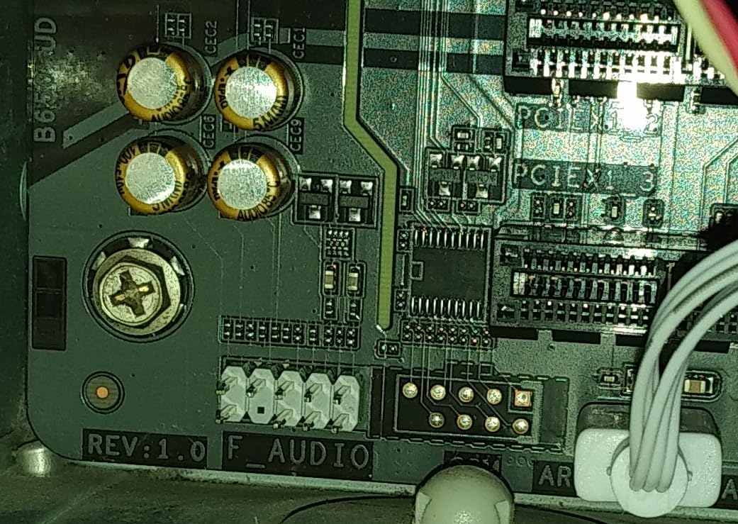 GIGABYTE B650 UD AX scheda madre AM5 Wi-Fi 6 DDR5