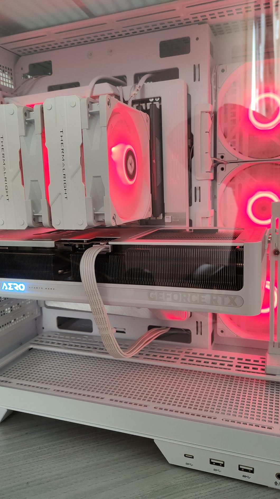 Gigabyte B650E Aorus Stealth Ice scheda madre AM5 DDR5 WiFi 7