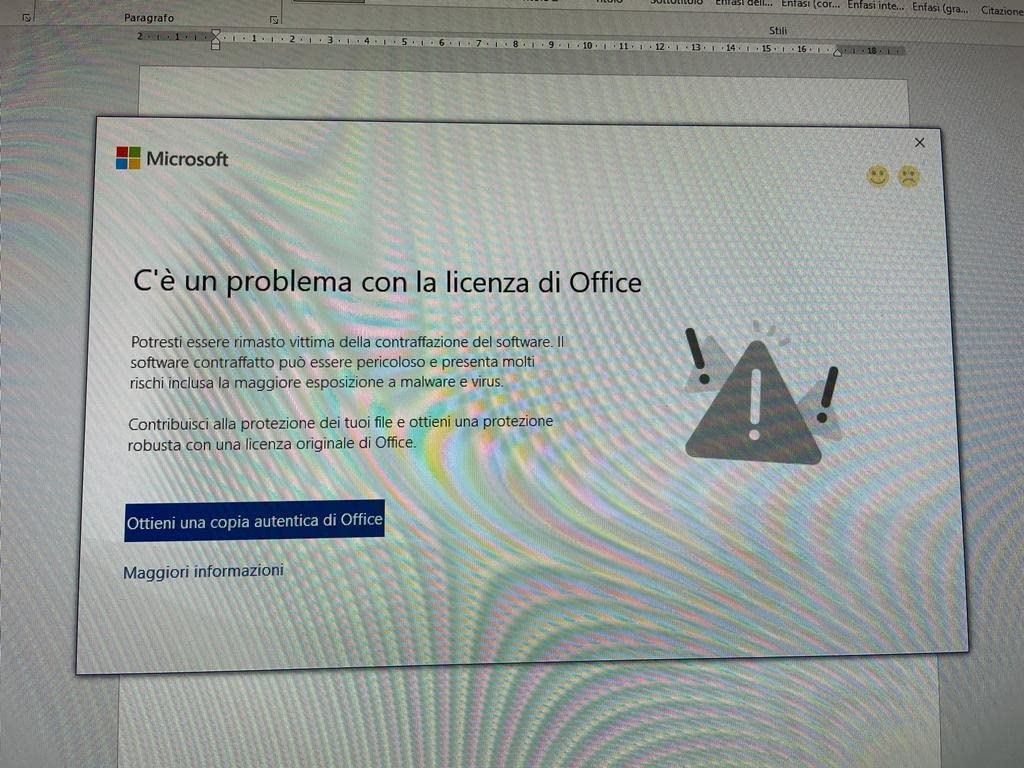 Microsoft 365 Family abbonamento 6 persone 12 mesi 6TB AI