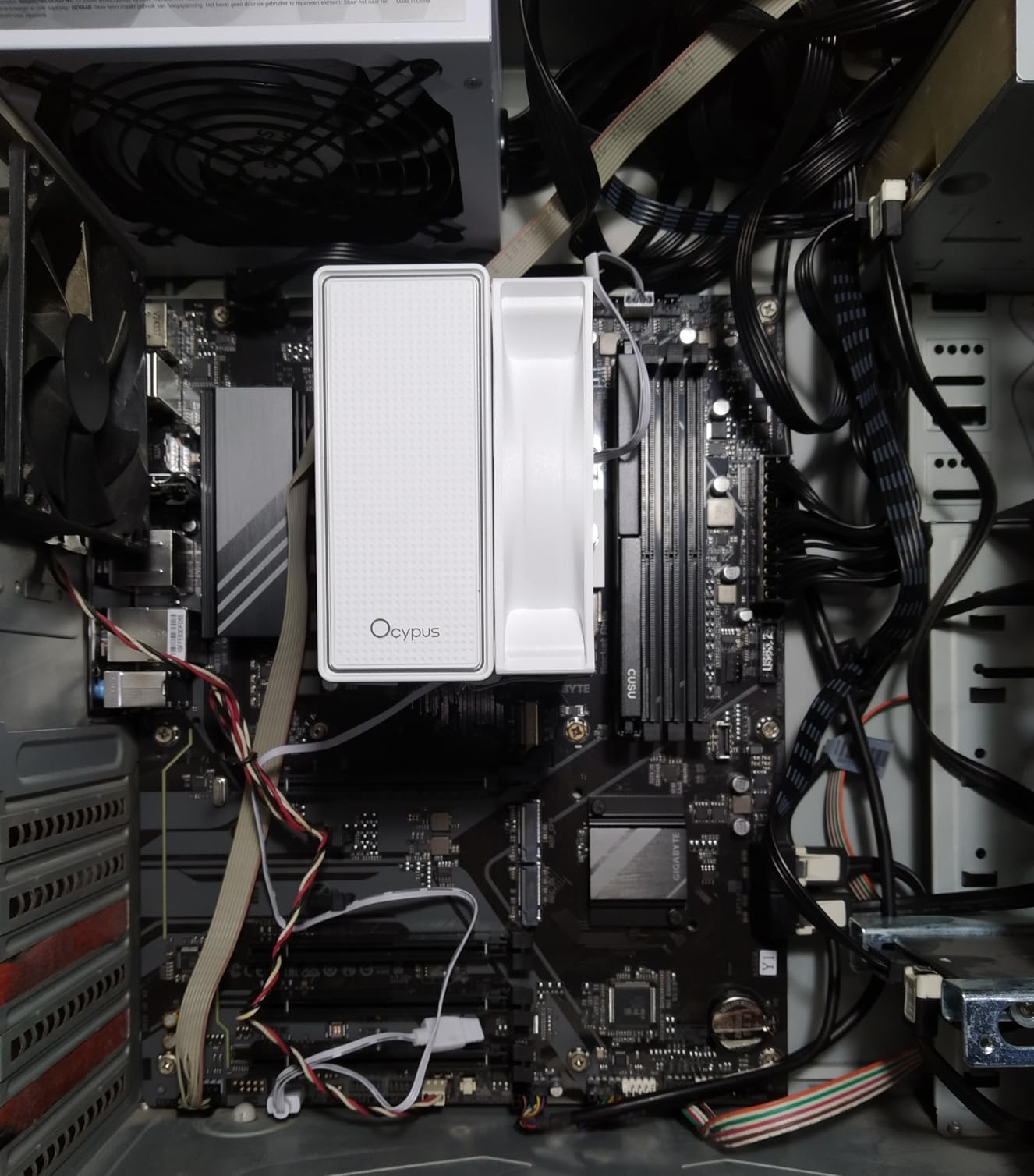 GIGABYTE B650 UD AX scheda madre AM5 Wi-Fi 6 DDR5
