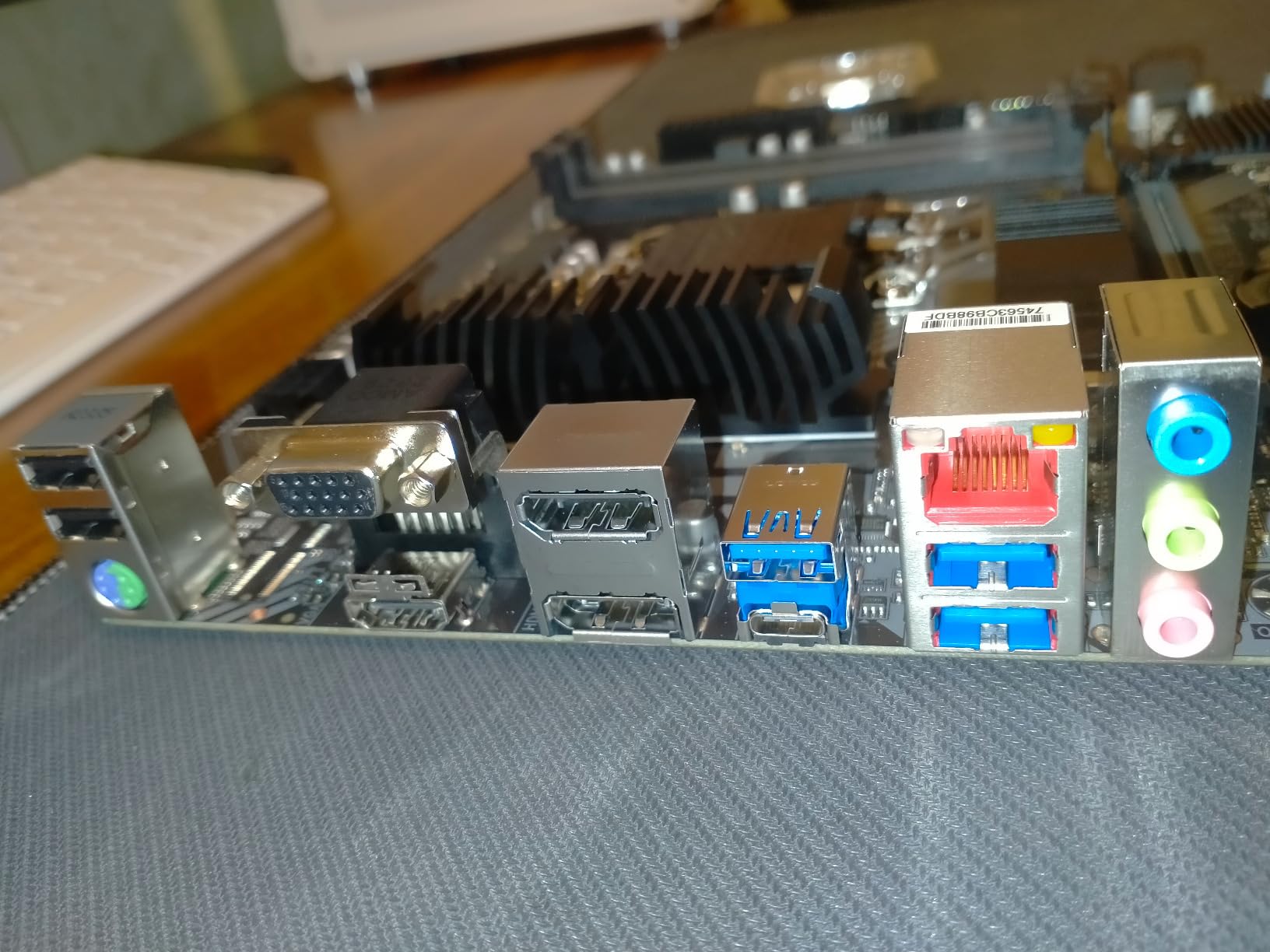 GIGABYTE B760M DS3H DDR4 scheda madre LGA 1700