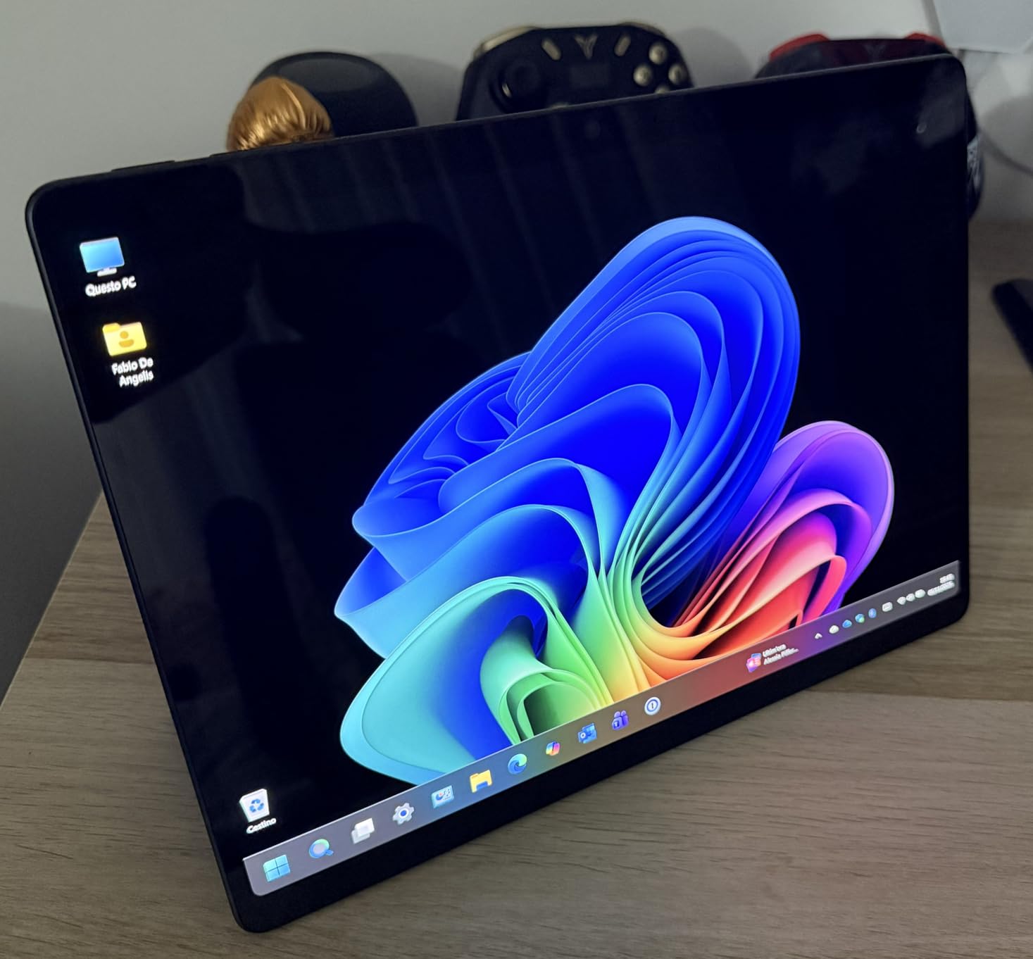 Microsoft Surface Pro 11 Snapdragon X Elite notebook 16GB 512GB zaffiro OLED