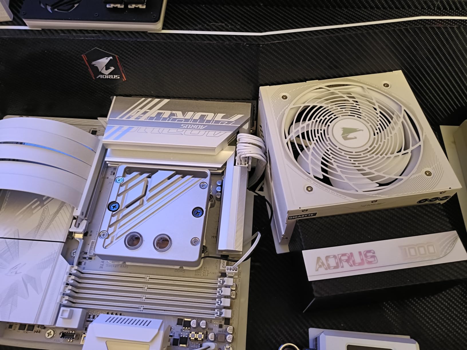 Gigabyte Aorus Elite P1000W Ice alimentatore 1000W Platinum modulare
