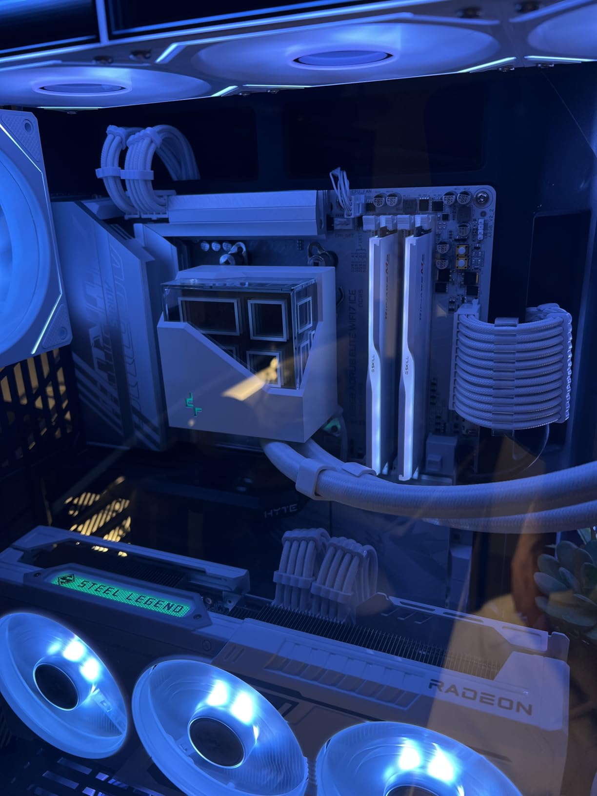 GIGABYTE AORUS B850 ELITE WIFI7 ICE scheda madre ATX