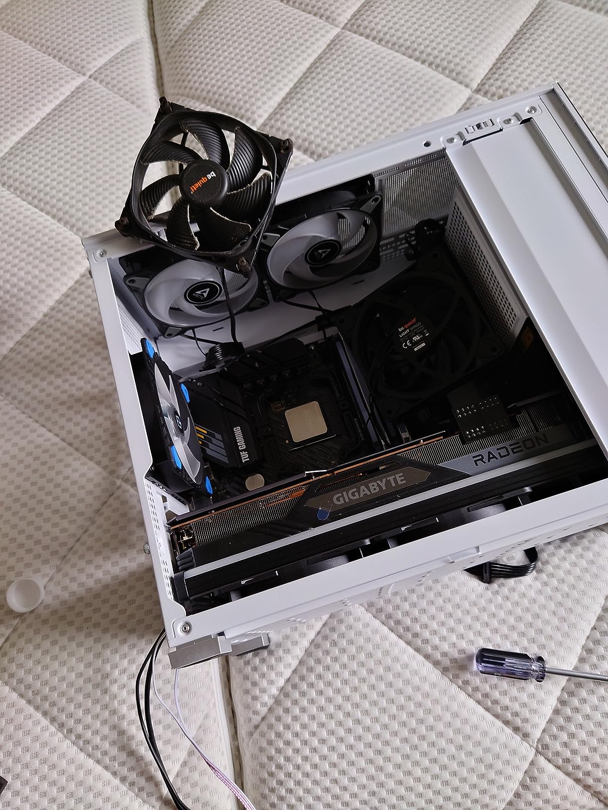 GIGABYTE GAMING OC GV-R79XTX scheda video RX 7900 XTX 24GB