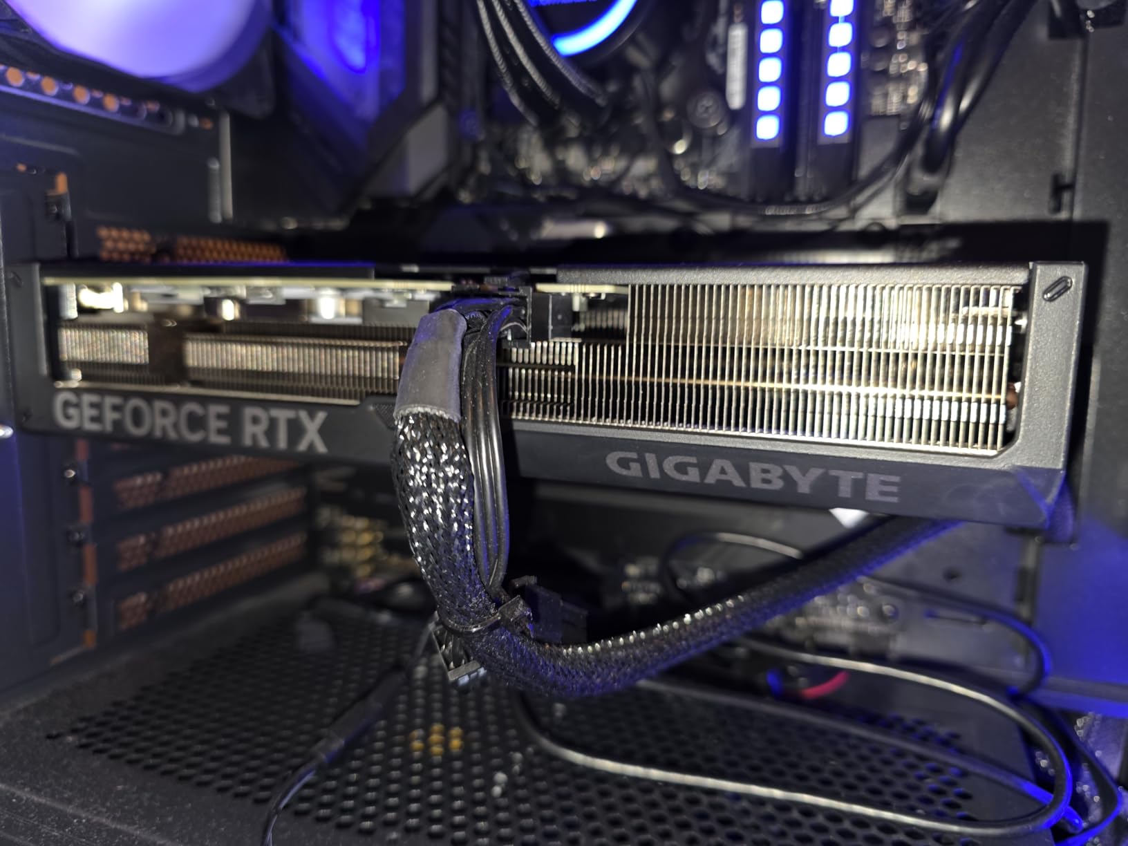 GIGABYTE WINDFORCE OC RTX 4070 scheda grafica 12GB GDDR6X