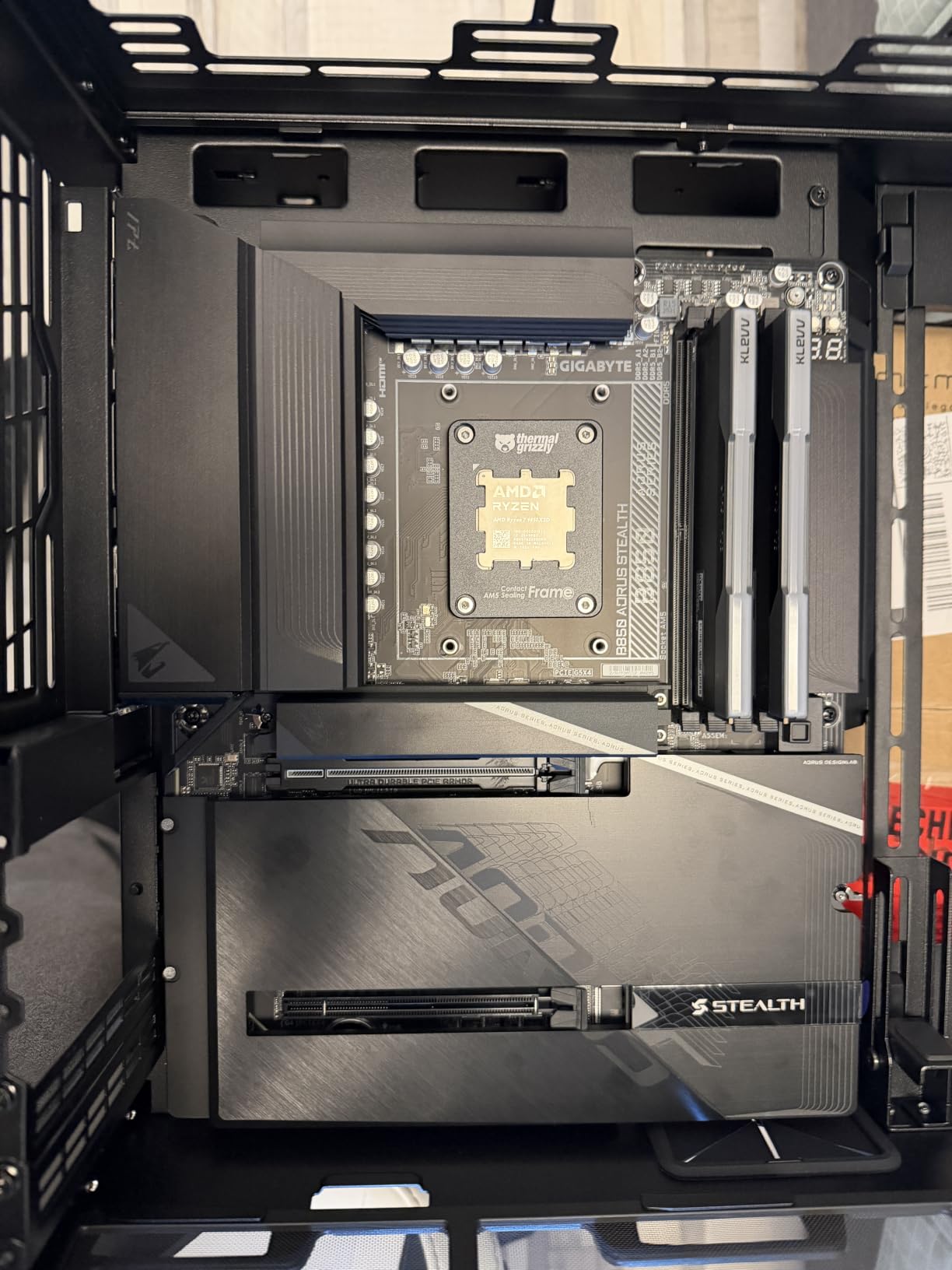 GIGABYTE B850 AORUS STEALTH scheda madre AM5 Wi-Fi 7
