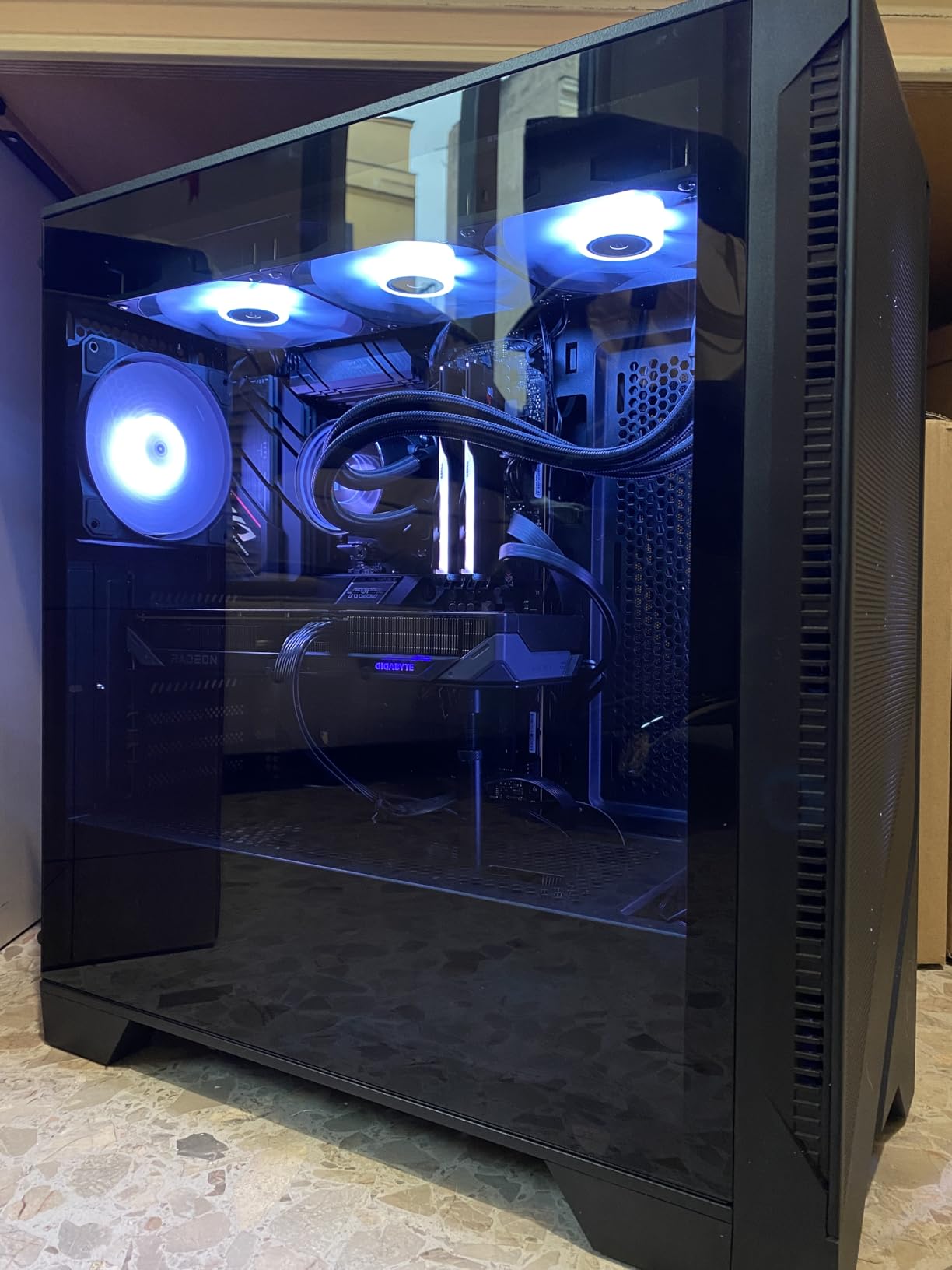 Gigabyte Gaming OC RX 9060 XT scheda grafica 16GB GDDR6