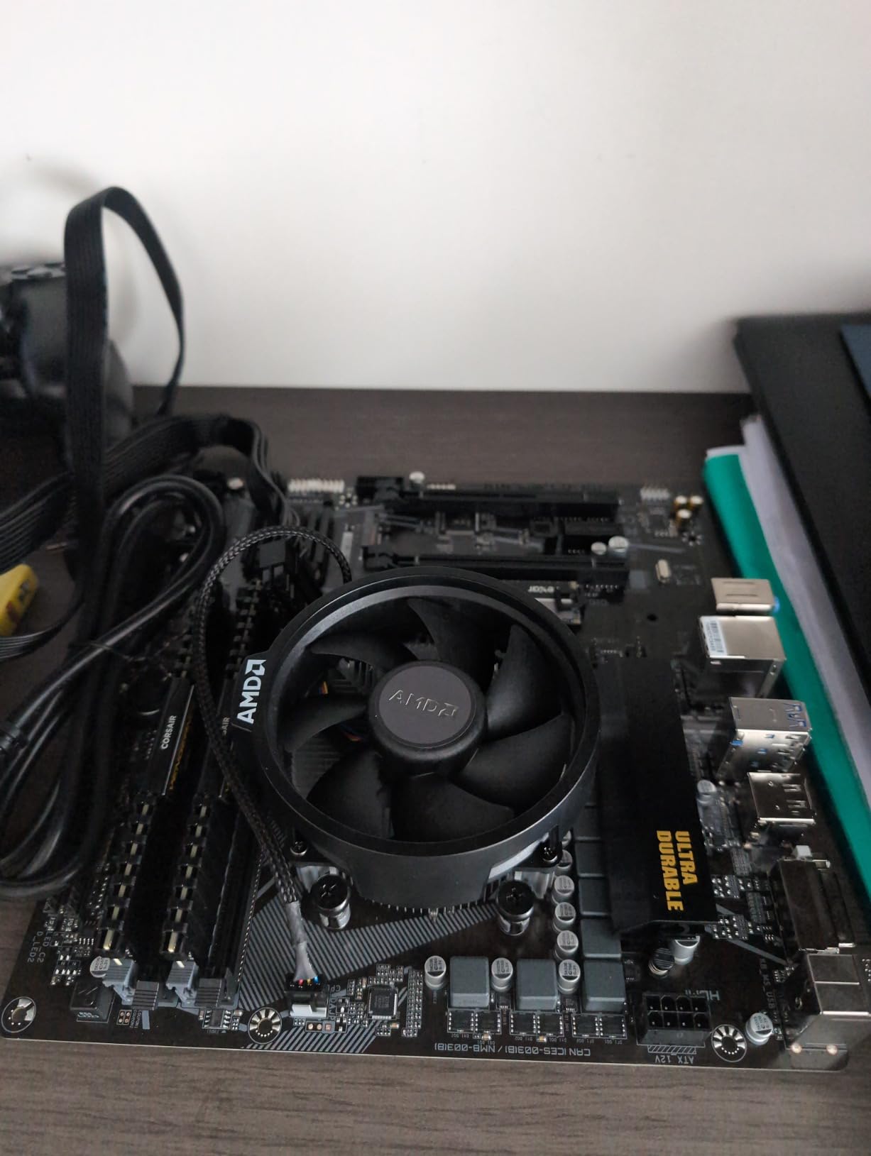 Gigabyte B550M DS3H scheda madre AM4 micro ATX