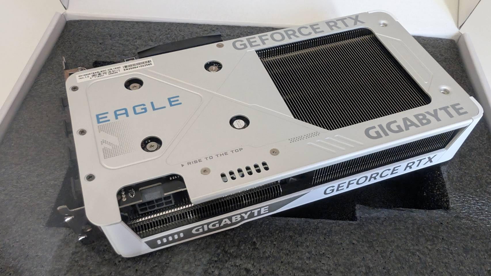 Gigabyte Eagle RTX 5060 Ti OC Ice 16G scheda video 16GB FH/HL