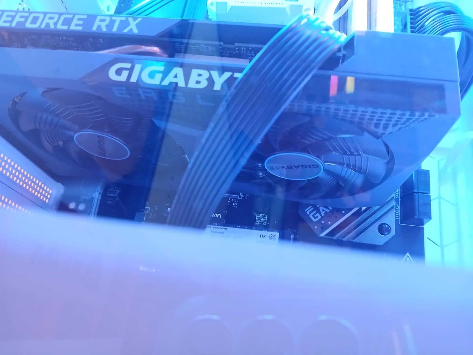 GIGABYTE RTX 3050 EAGLE OC scheda video 8GB GDDR6 Ampere