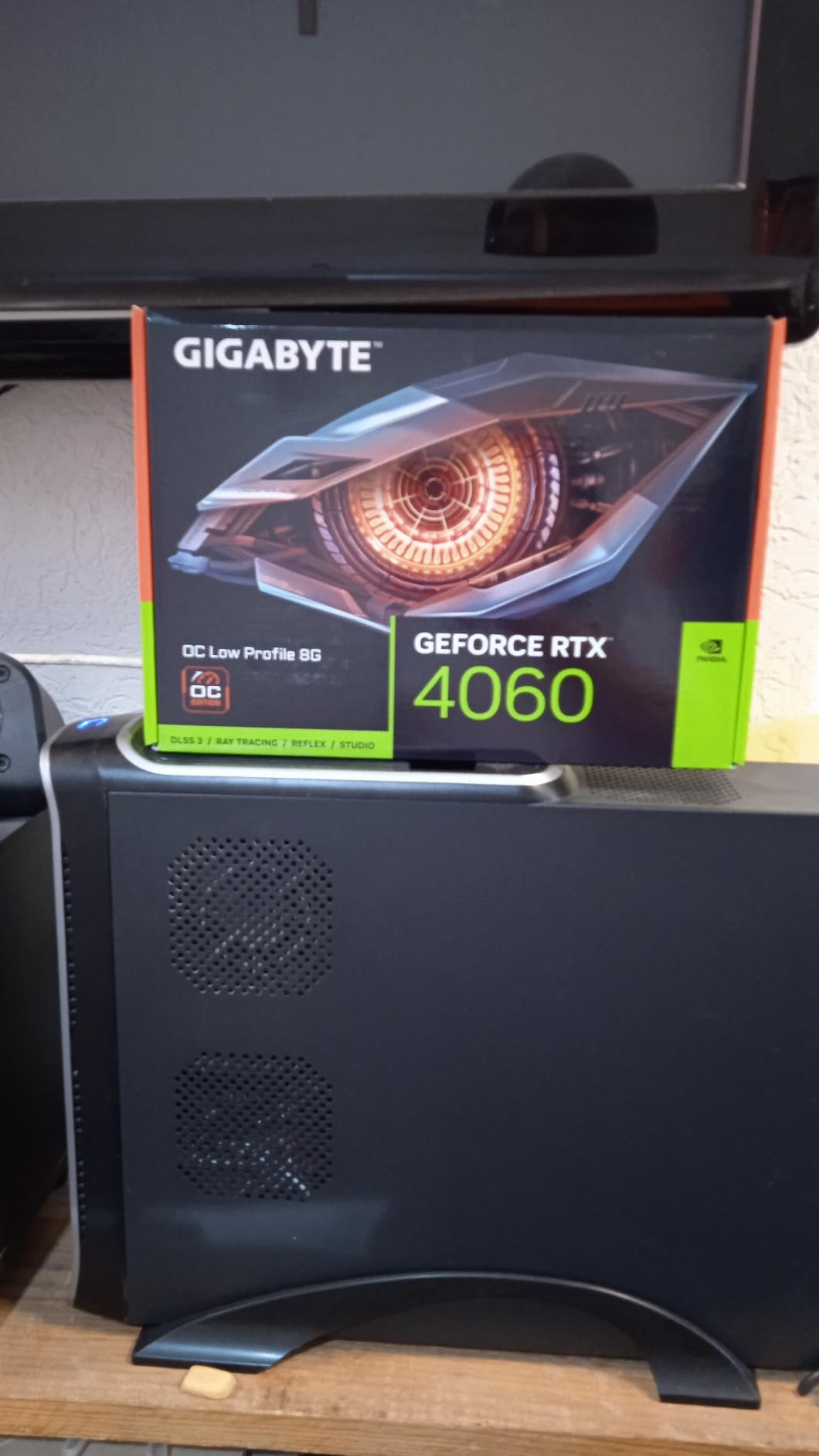 GIGABYTE GeForce RTX 4060 OC Low Profile 8G Scheda Video 8GB