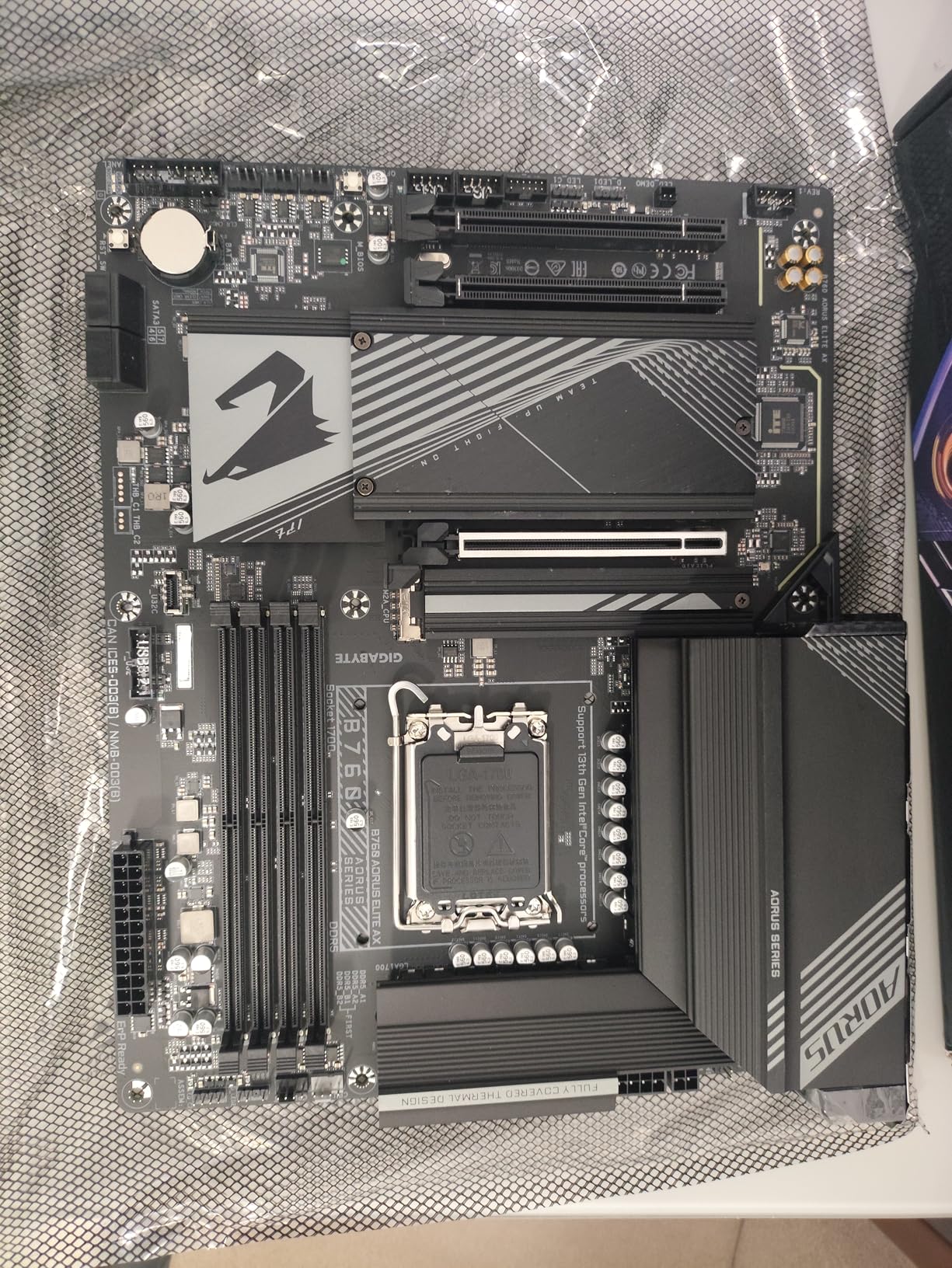 GIGABYTE B760 AORUS ELITE AX scheda madre DDR5 Wi-Fi 6E