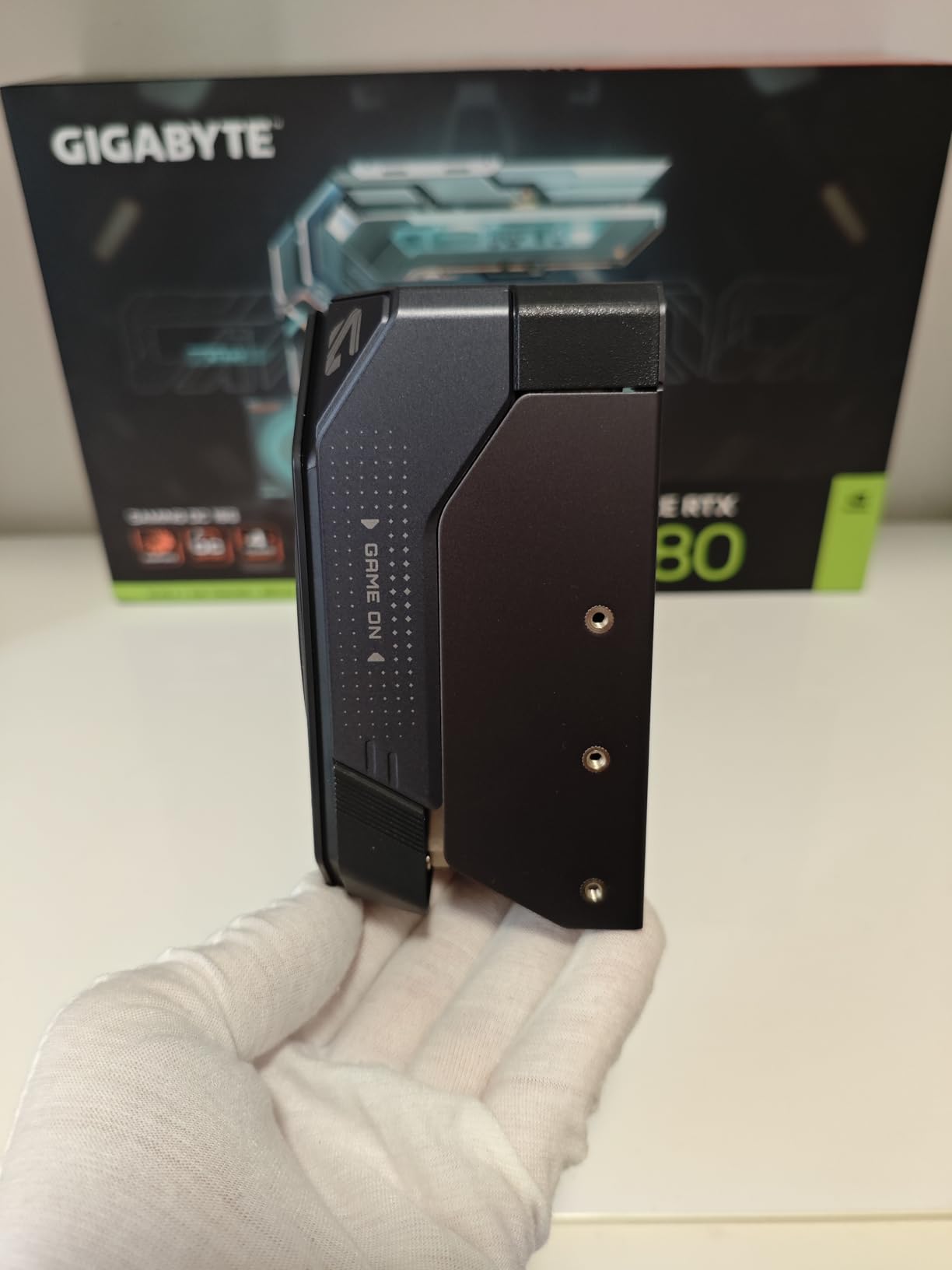 GIGABYTE GAMING OC GeForce RTX 5080 16G scheda video GDDR7