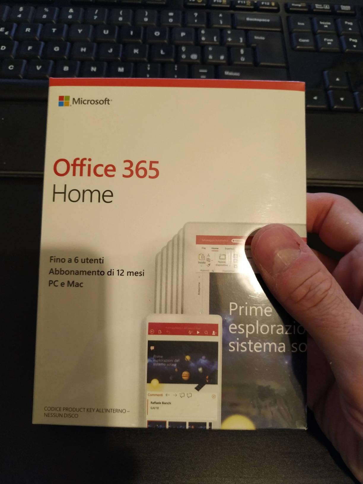 Microsoft 365 Family abbonamento 6 persone 12 mesi 6TB AI