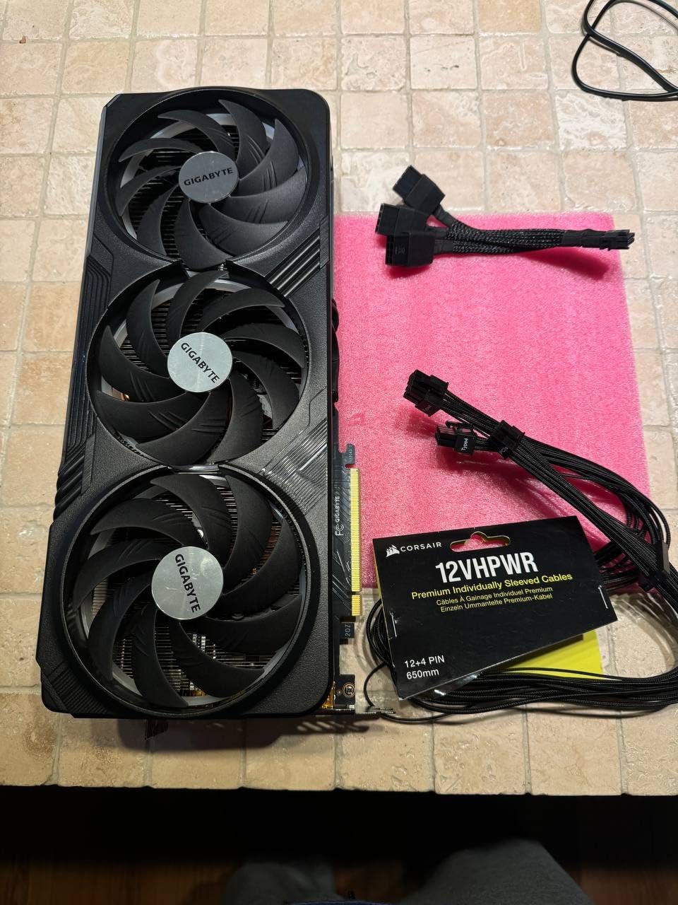 GIGABYTE RTX 4080 SUPER Gaming OC 16G Scheda Video 16GB