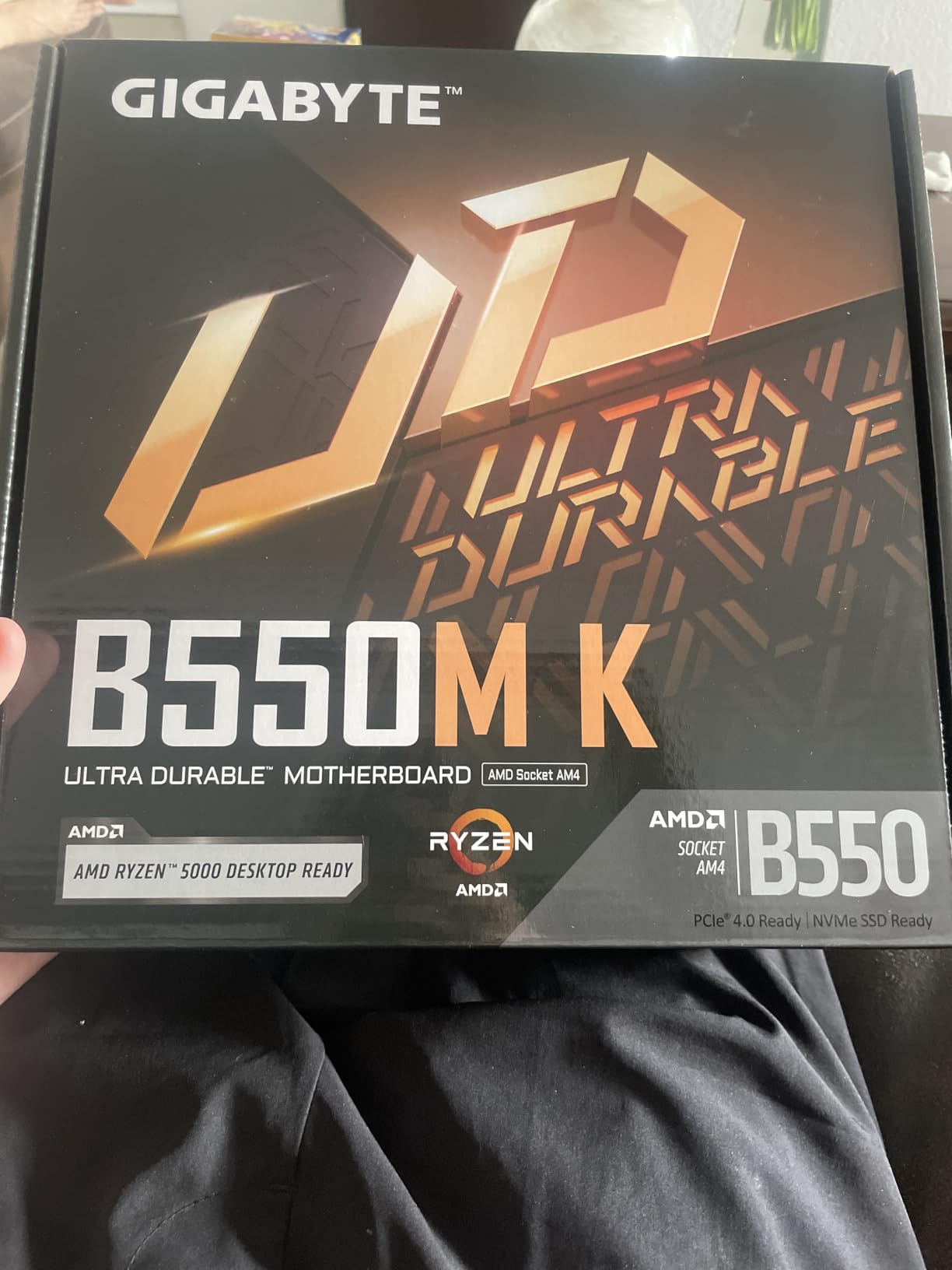 GIGABYTE B550M K Scheda madre Micro ATX DDR4 PCIe 4.0