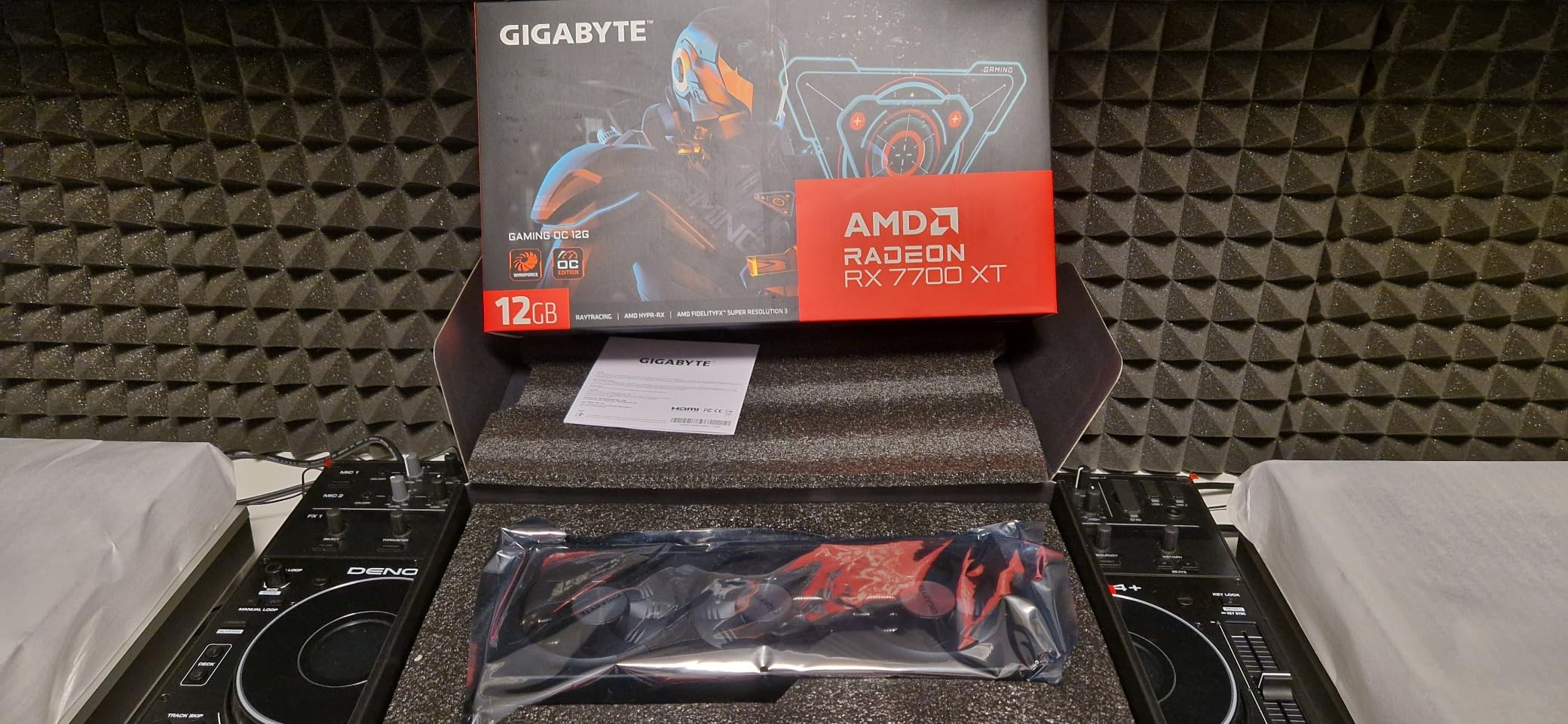 Gigabyte RX 7700 XT Gaming OC scheda video 12GB GDDR6