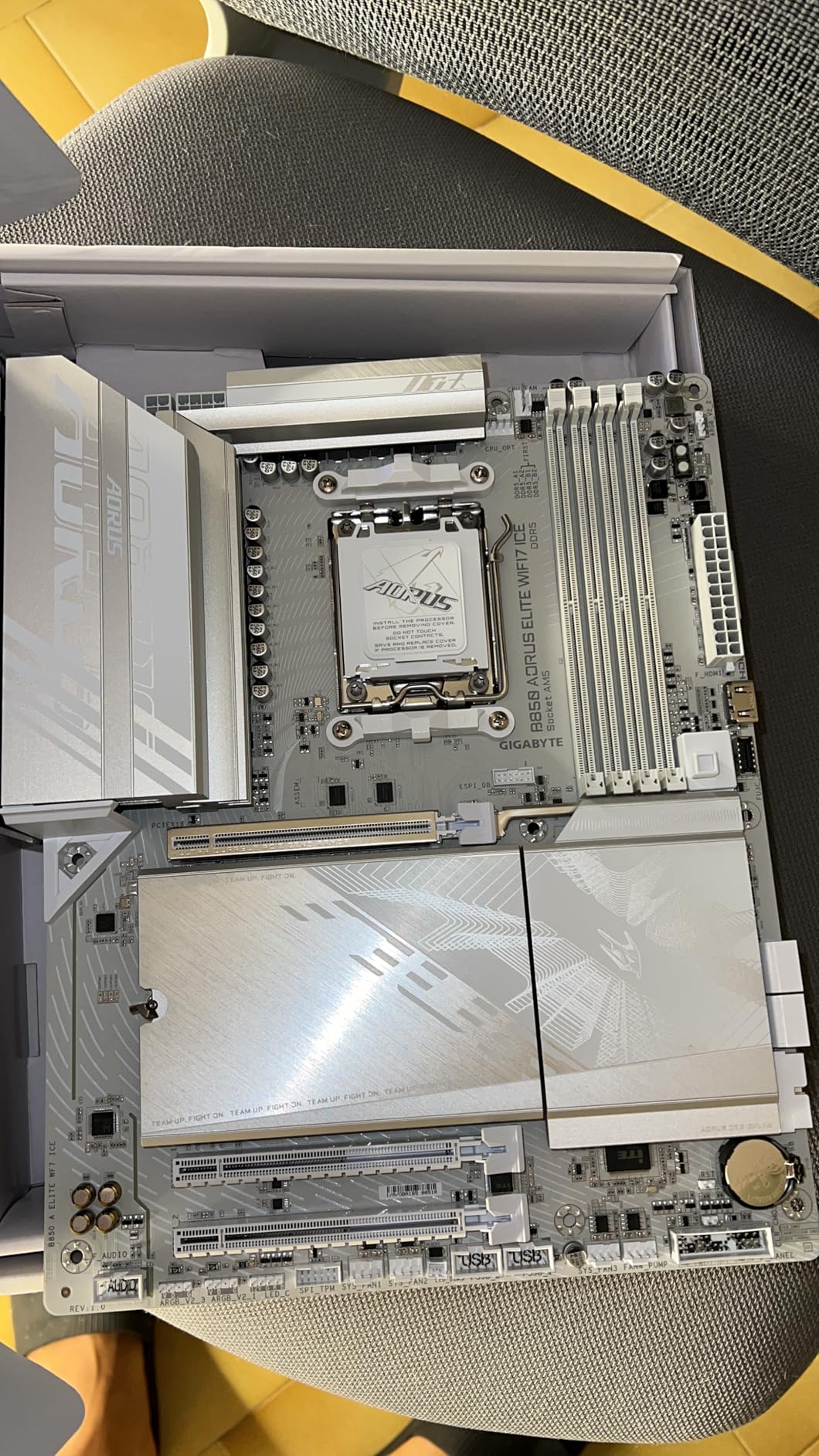 GIGABYTE AORUS B850 ELITE WIFI7 ICE scheda madre ATX