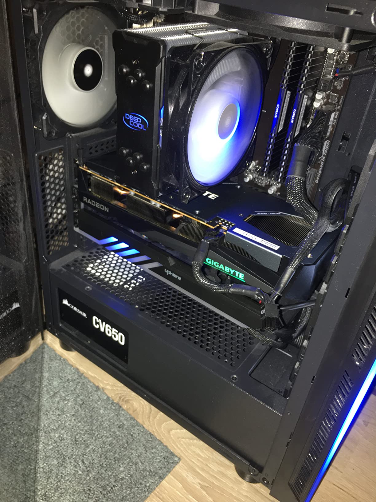GIGABYTE GAMING OC PRO RX 6600 XT scheda video 8GB